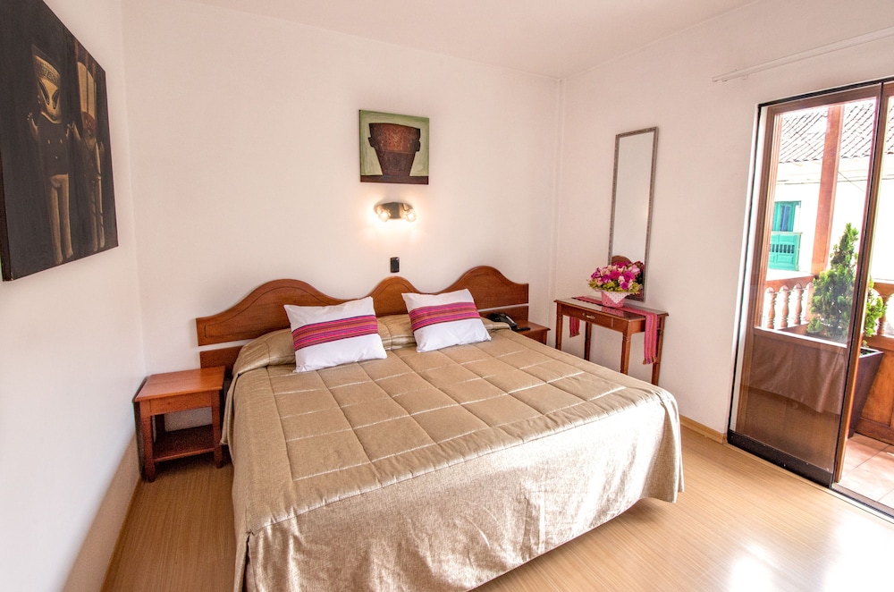 Ruinas Hotel 10/36