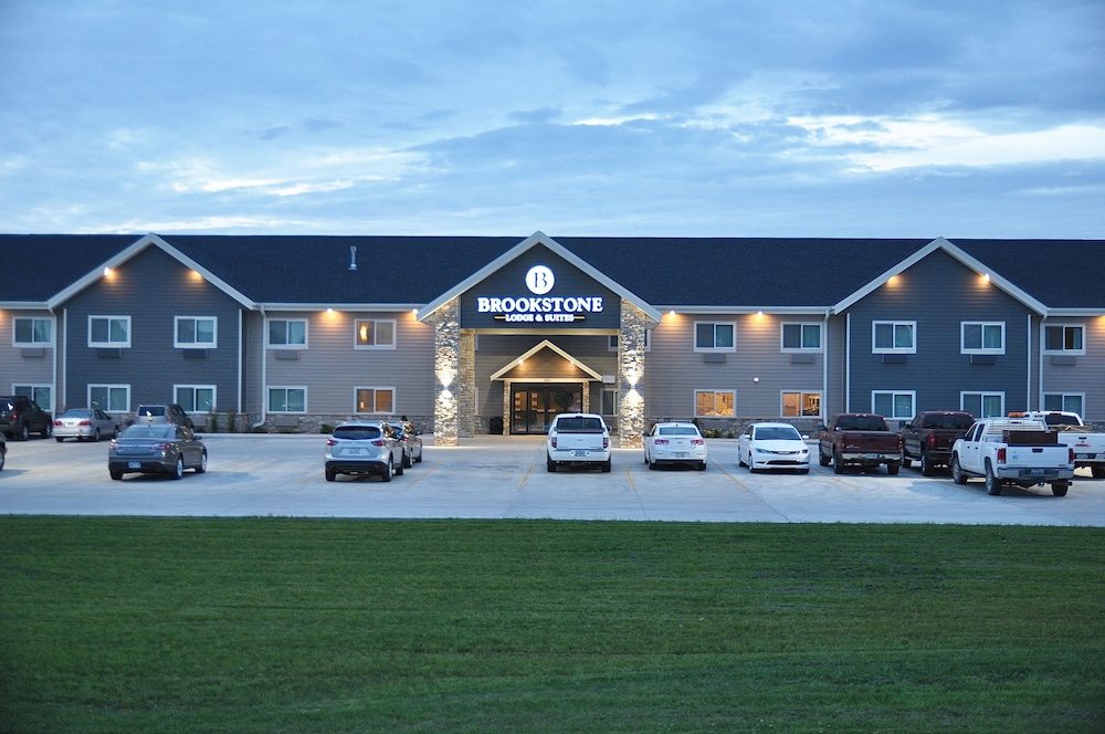 Brookstone Lodge Suites 6/35