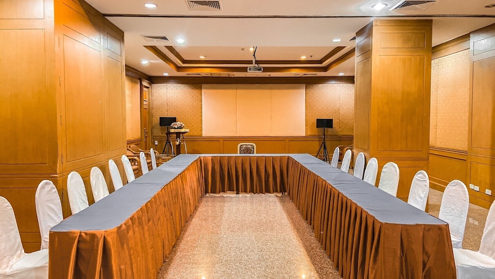 K Park Grand Hotel 24/76