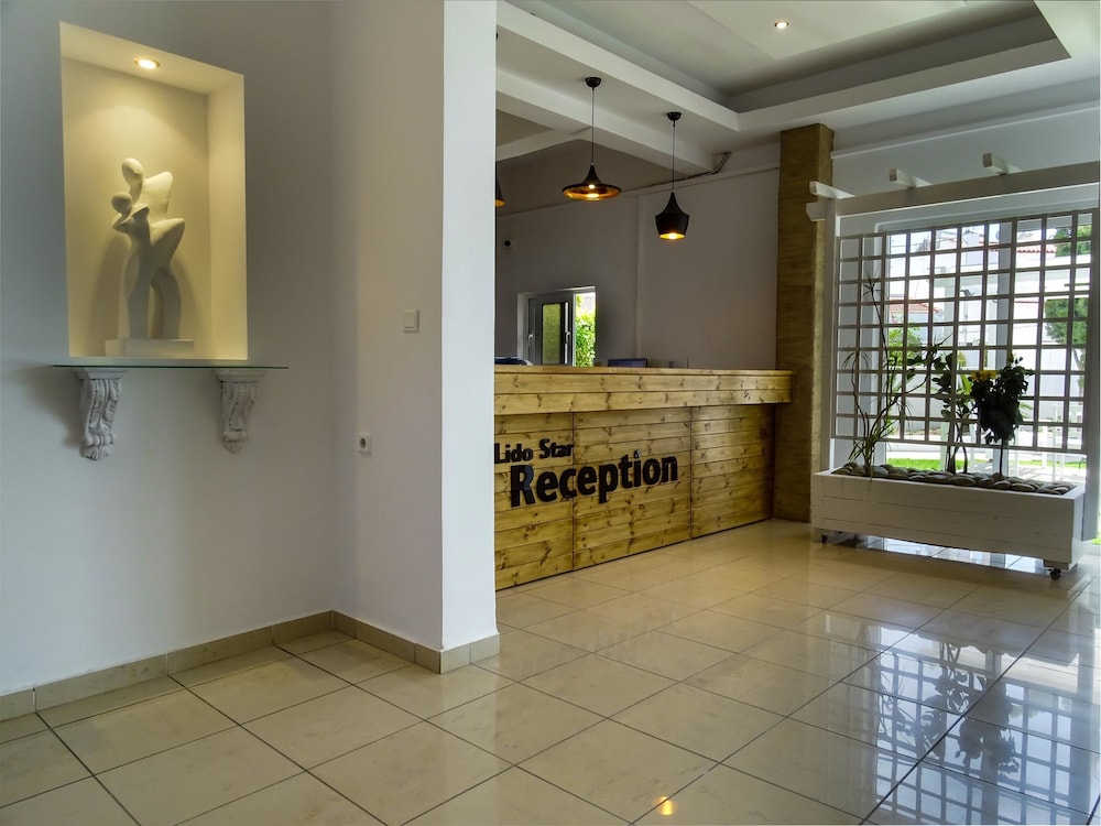 Lido Star Beach 10/70