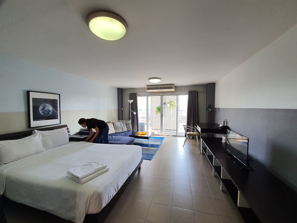 Sathorn Terrace Apartment 19/50