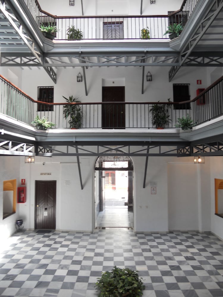 Apartamentos Larga 70 8/80