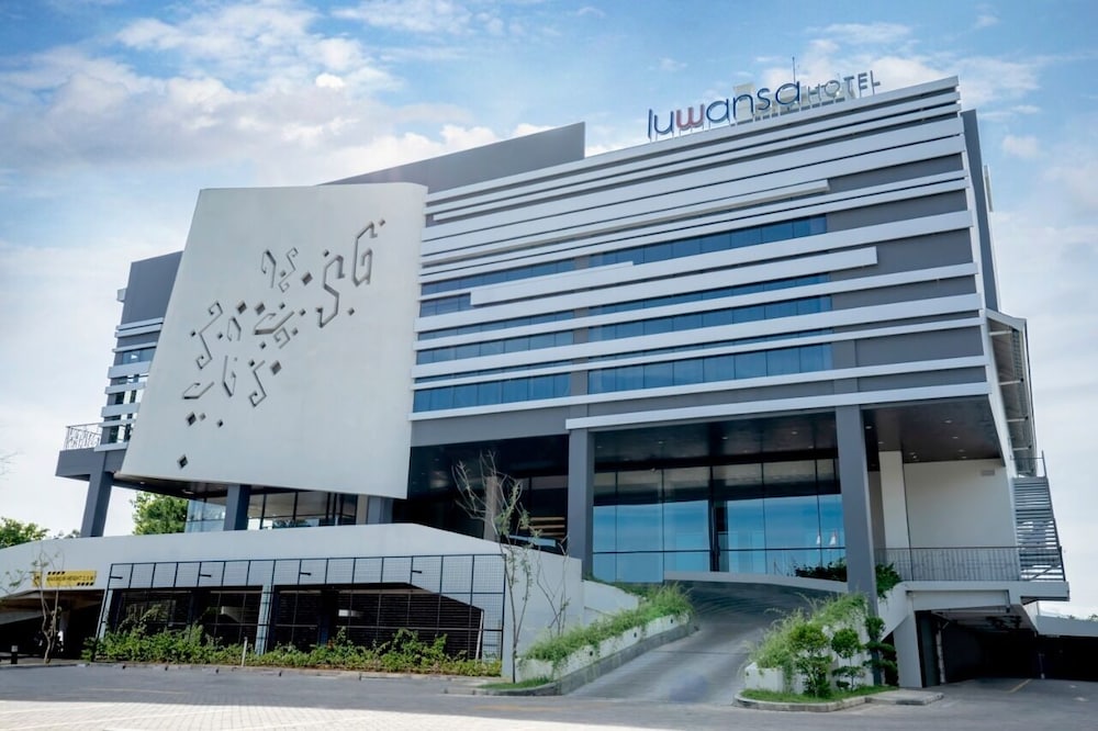 Luwansa Hotel and Convention Center 6/50