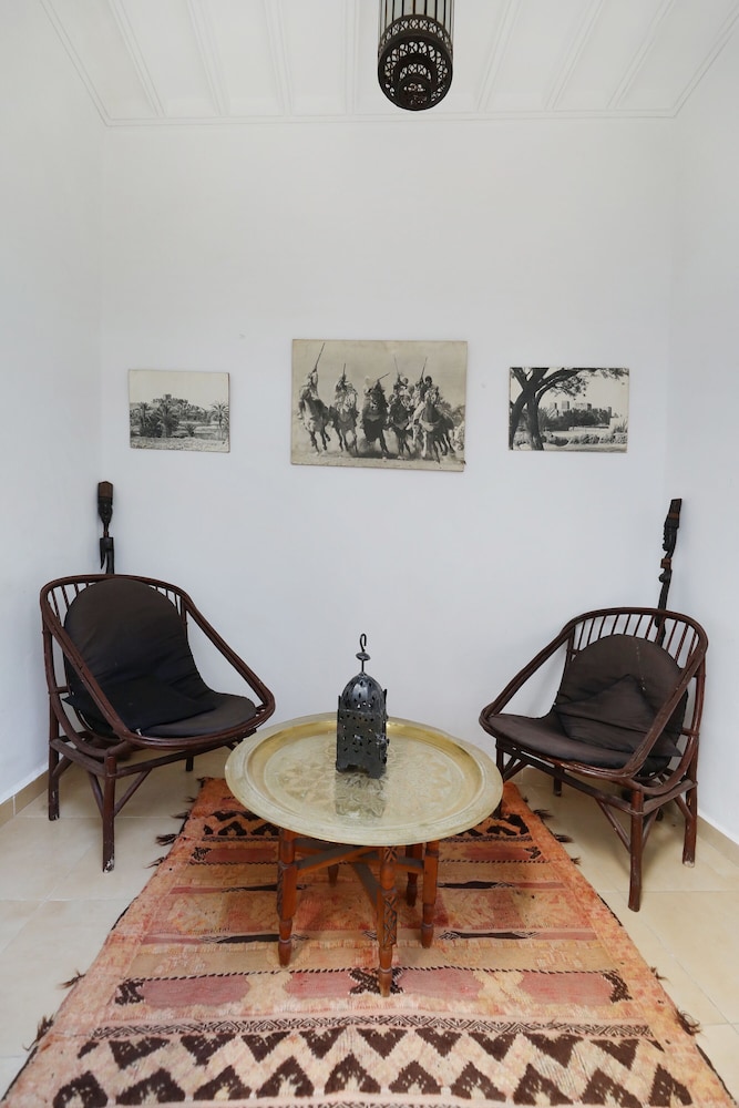Riad Noor Charana 34/50