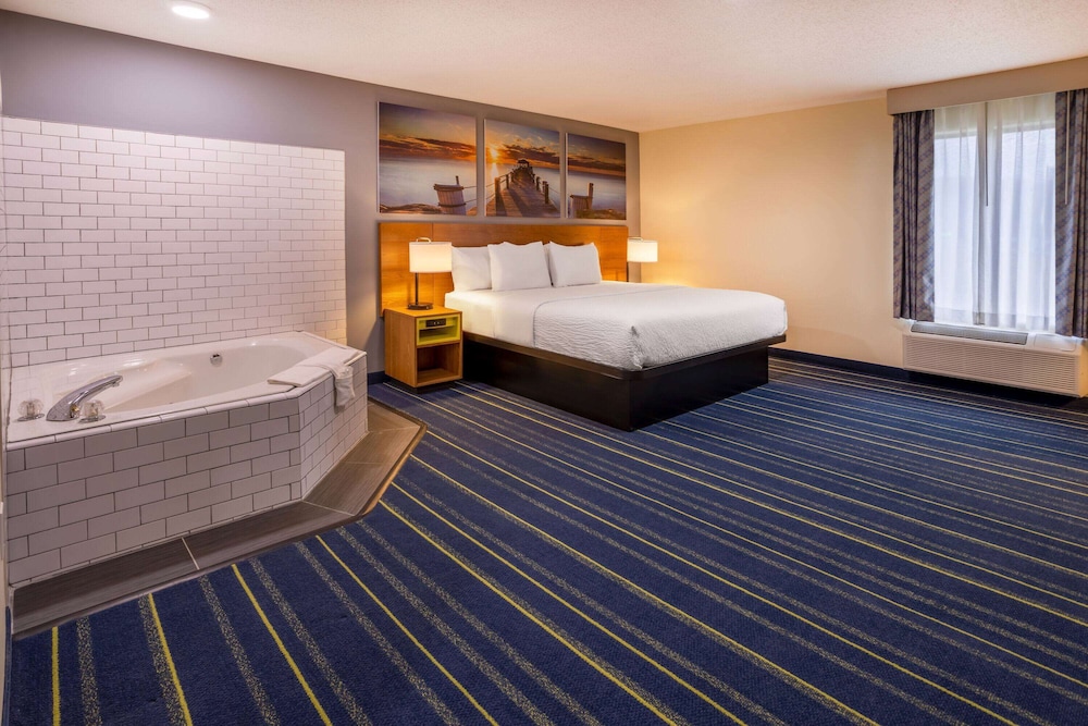 Days Inn by Wyndham Grayson 37/58