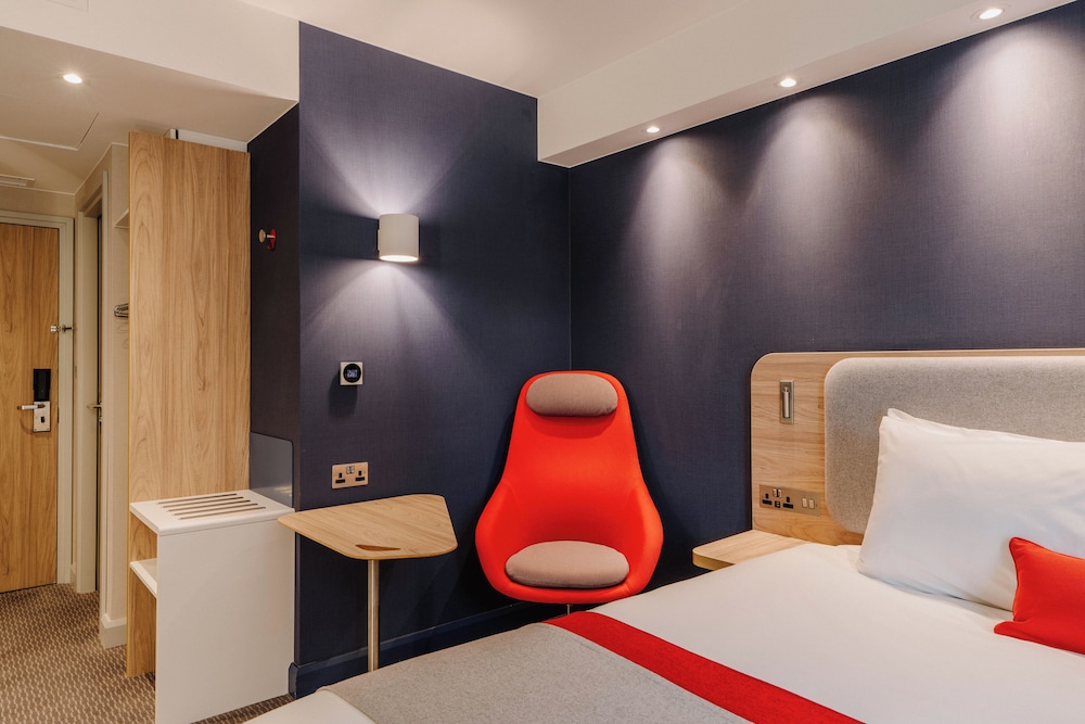غرفة قياسية بسرير كوين في الطابق العلوي، Holiday Inn Express Liverpool Central an IHG Hotel 2/4