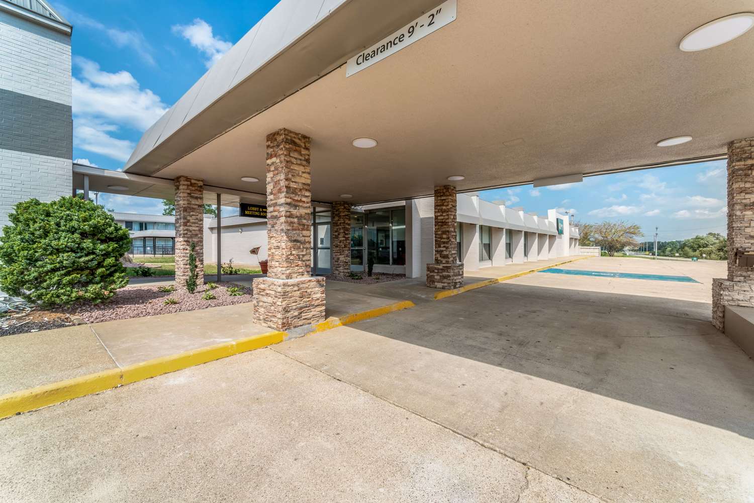 Quality Inn & Suites Vandalia near I-70 and Hwy 51 27/30