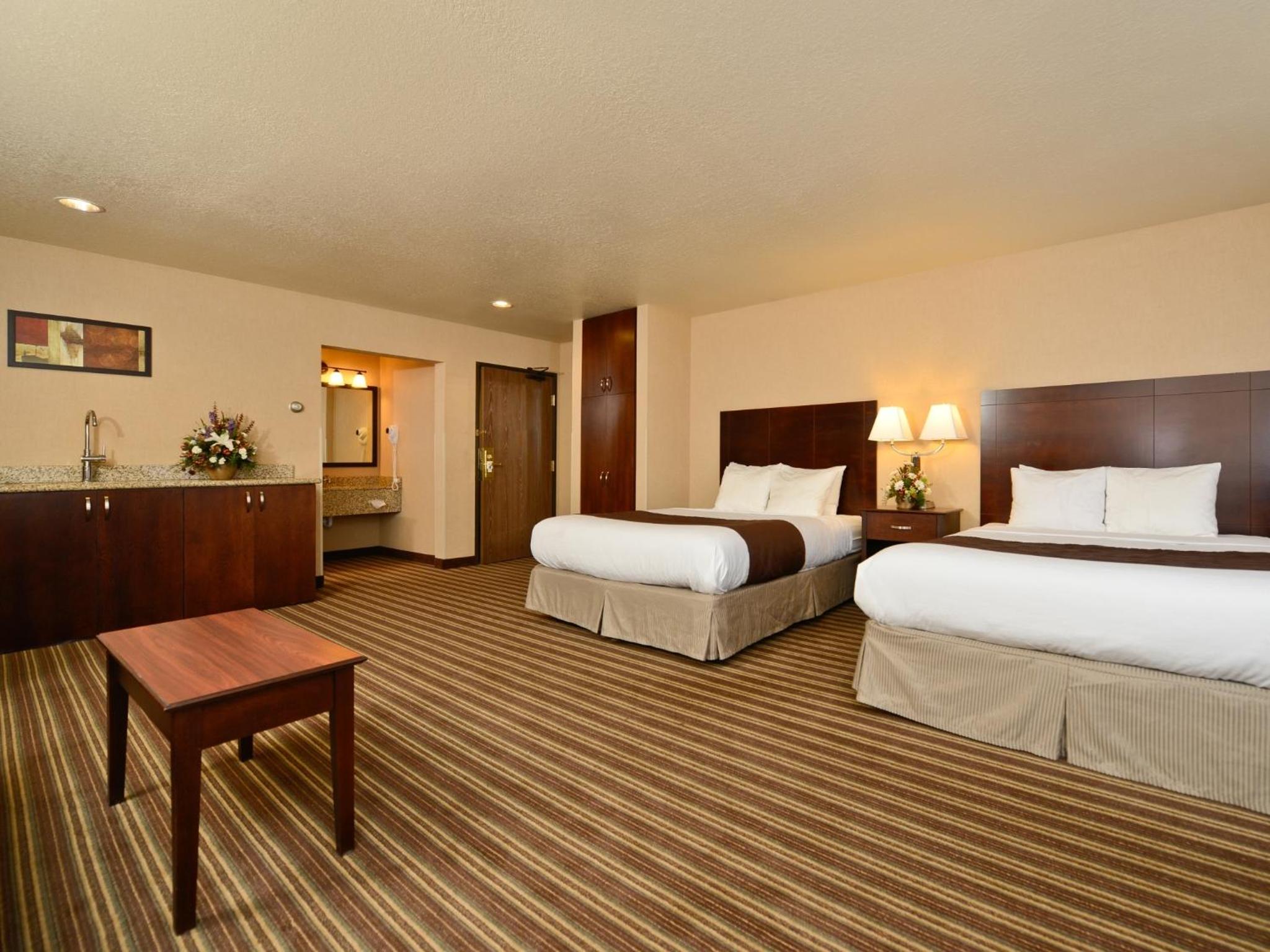 Yellowstone West Gate Hotel 25/51