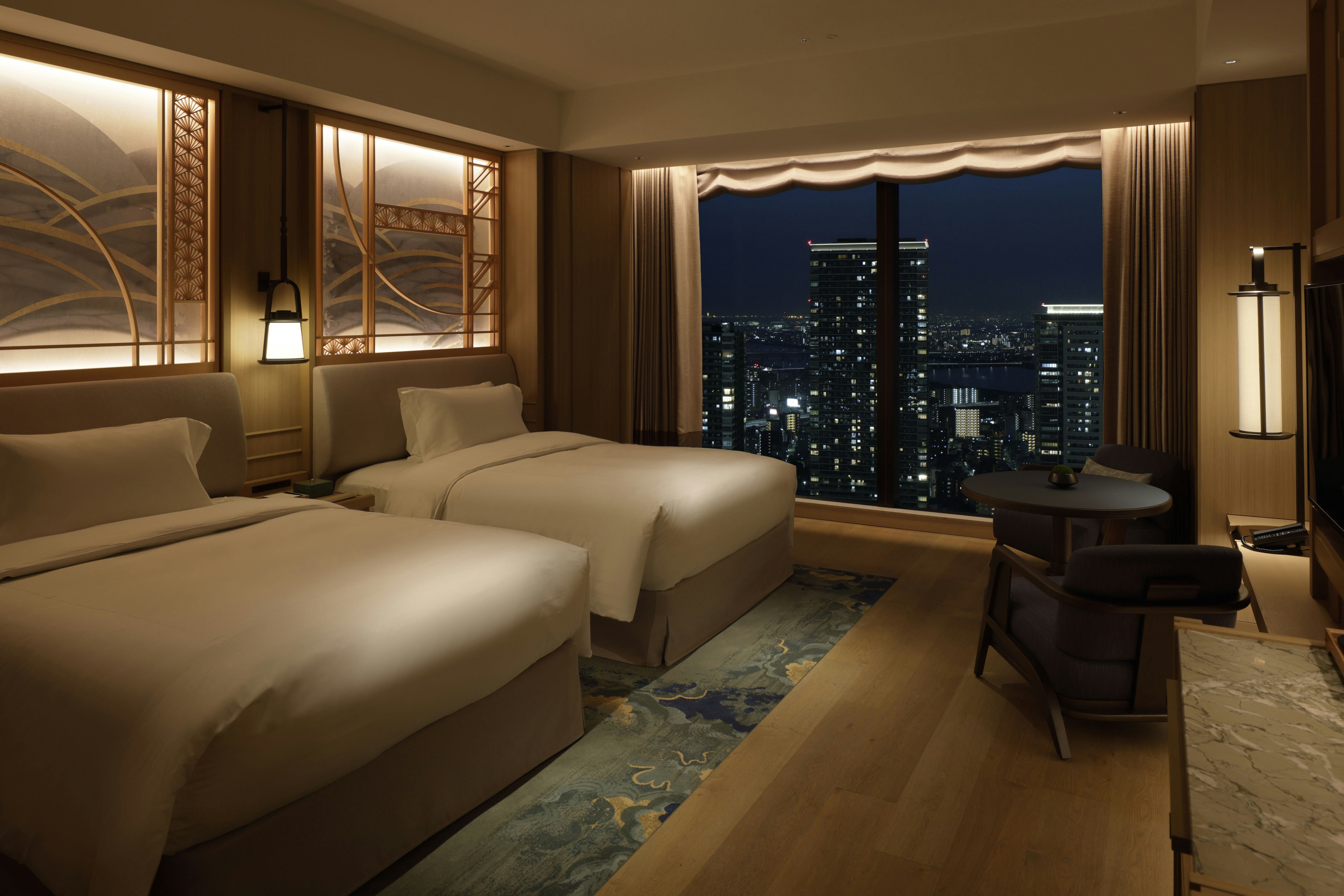 DELUXE, 2 QUEEN BEDS
