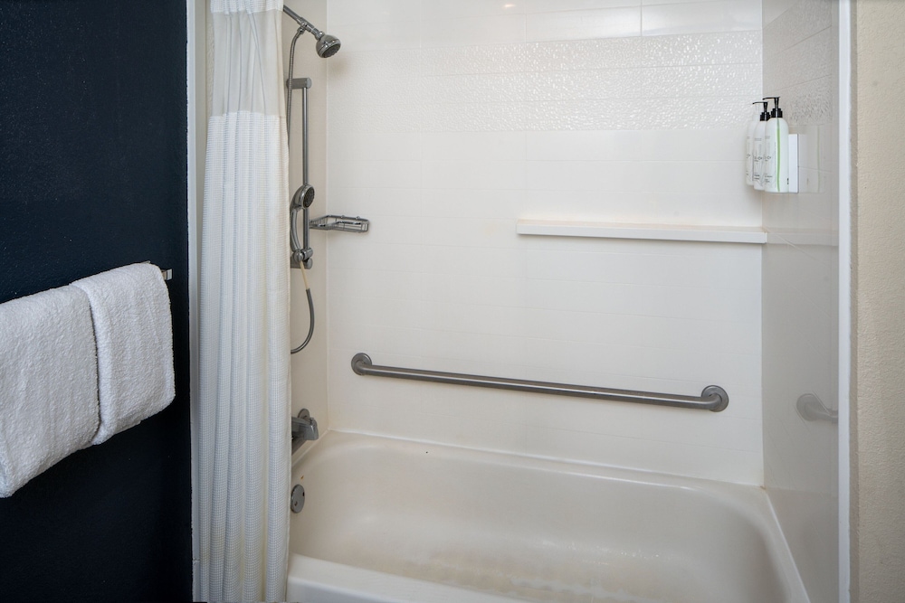 Fairfield Inn Suites By Marriott Gulfport 54/54