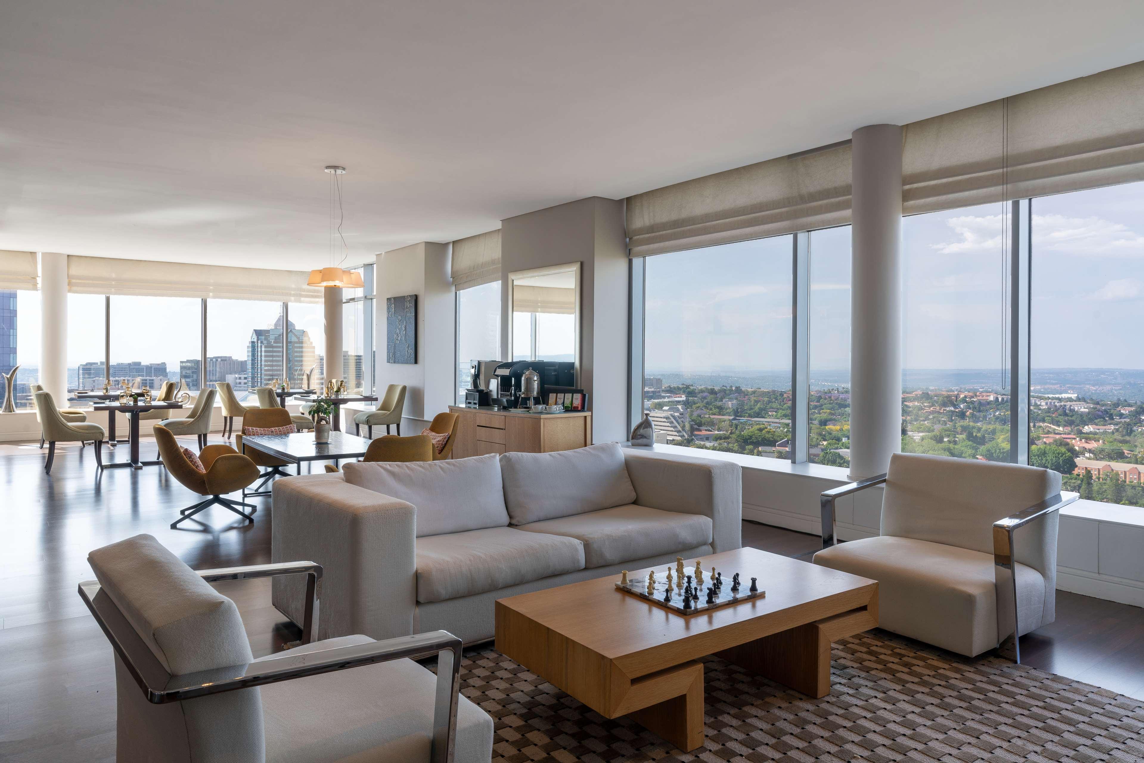 RADISSON BLU HOTEL SANDTON 30/50