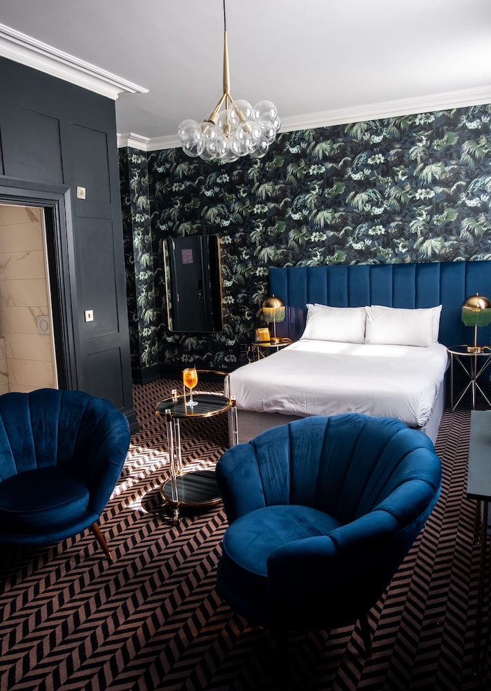 Lock & Key Hotel 63/69