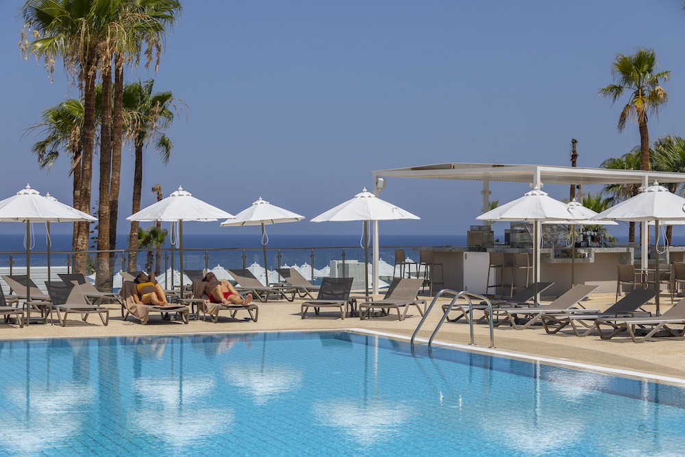 Leonardo Crystal Cove Hotel Spa By the Sea 60/64