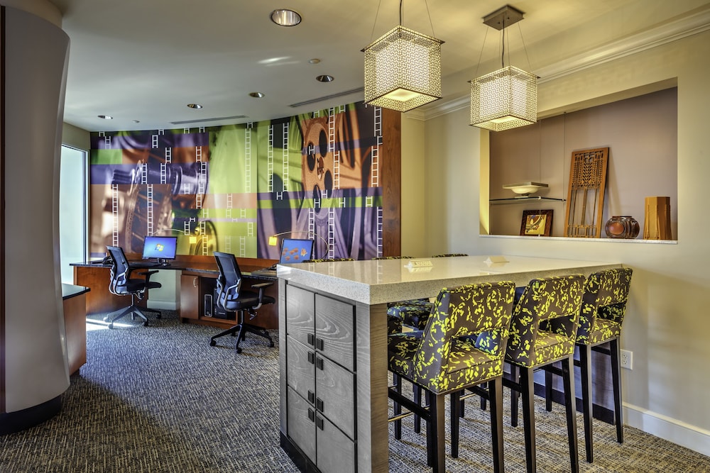 Hotel Indigo Jacksonville Deerwood Park 16/77