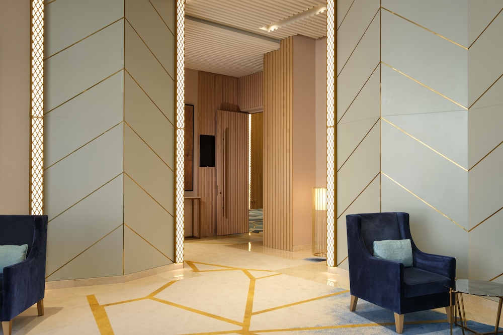 Maani Muscat Hotel & Suites 10/59