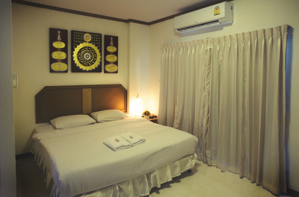 DELUXE, DOUBLE BED
