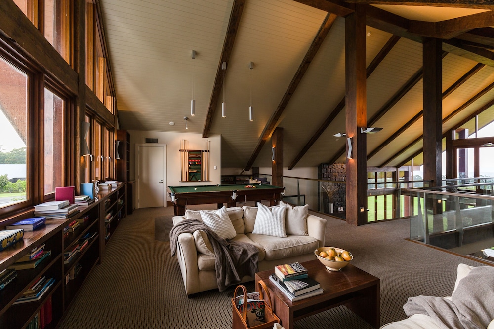 Spicers Peak Lodge 63/82