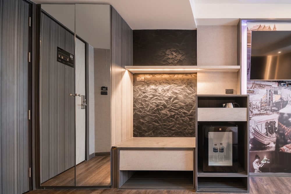 Aspira Gems Center Silom 34/37