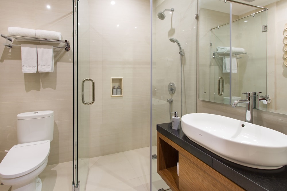 ADHI JAYA HOTEL 23/56