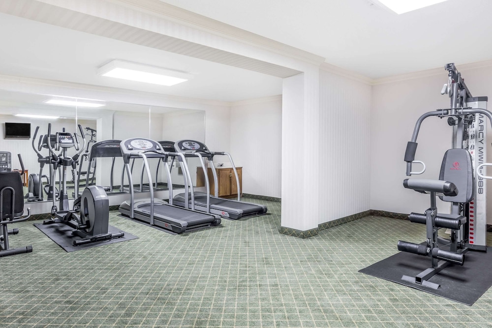 Ramada by Wyndham Macon 26/45