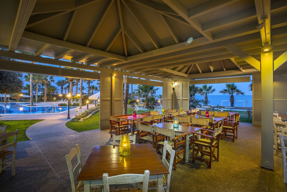 Aquamare Beach Hotel & Spa 42/61