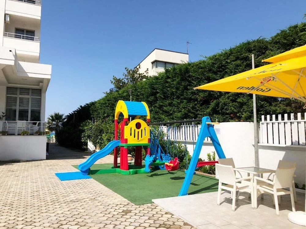 PERANDOR BEACH HOTEL 56/64