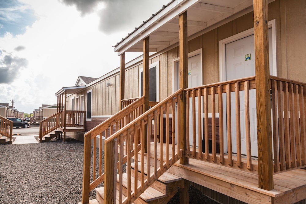 Freeport Extended Stay Studios 46/50