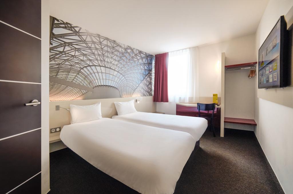 Standard, Twin Beds