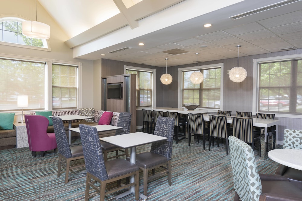 Residence Inn Grand Rapids West 33/40