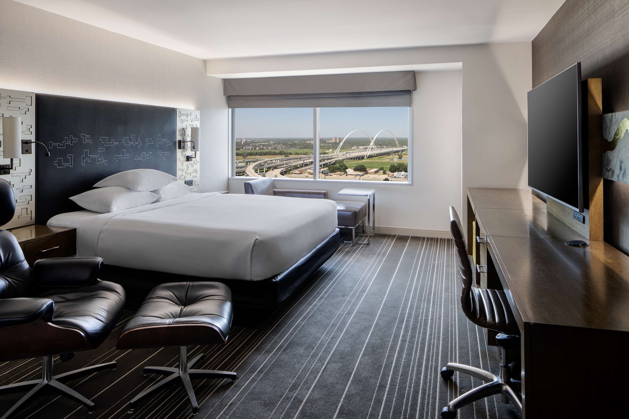 ROOM, KING BED