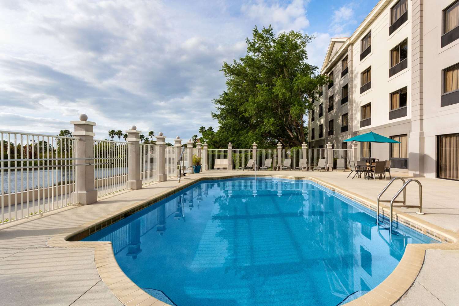 La Quinta Inn & Suites by Wyndham Bonita Springs Naples N. 27/47