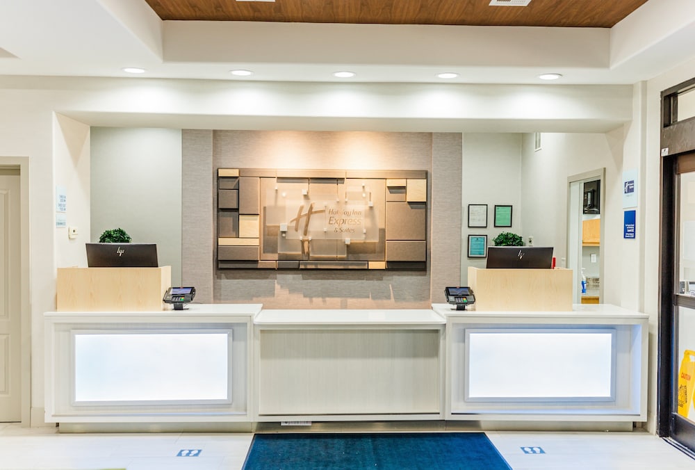 Holiday Inn Express Hotel and Suites Greenville 6/64