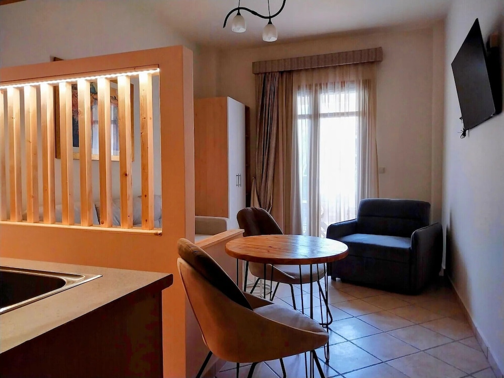 Paralio Hotel 28/50