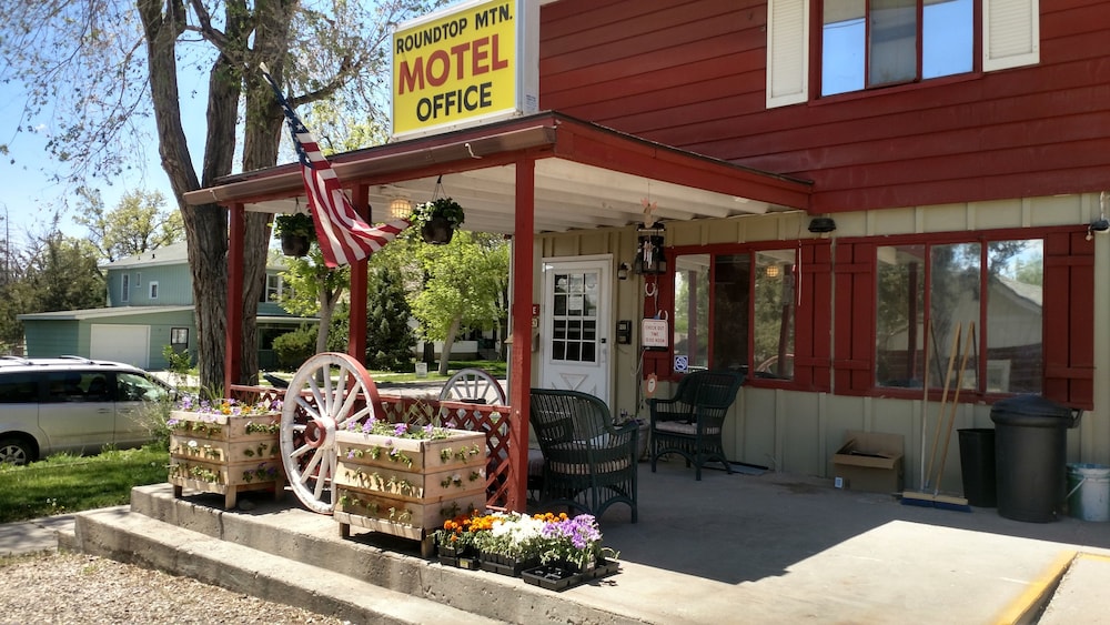 Roundtop Mountain Motel 5/33