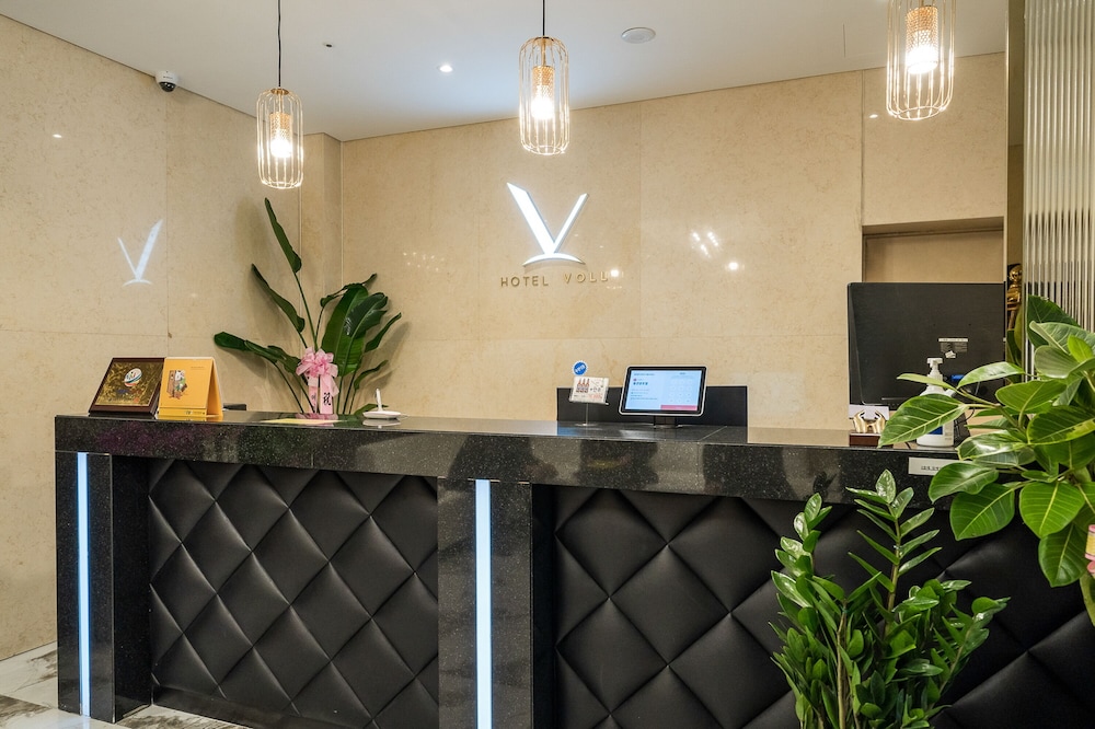 Voll Hotel 4/94