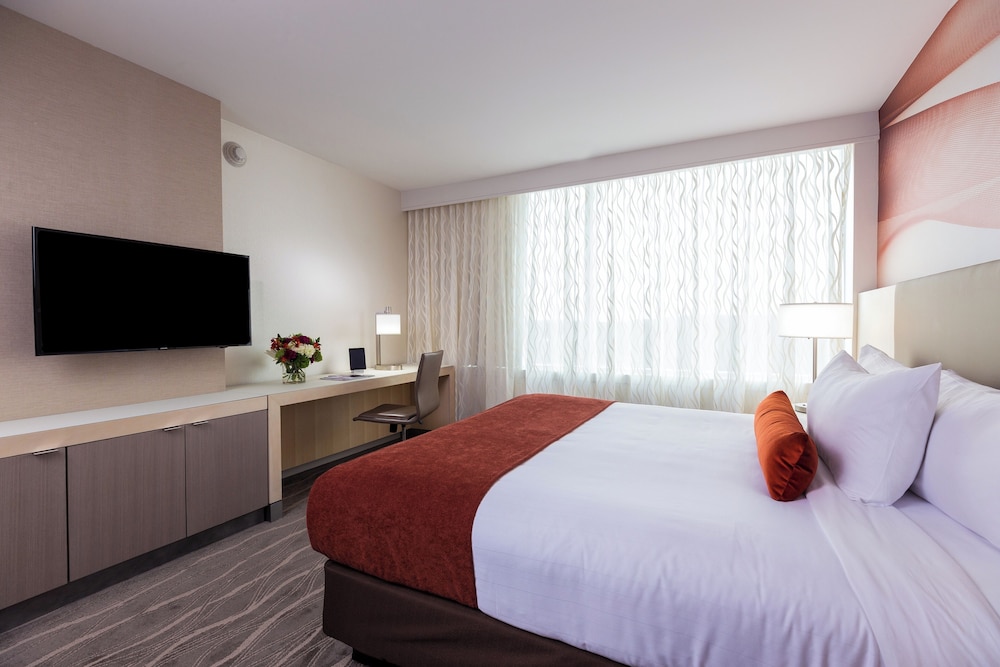 Tower, Earth, Deluxe, King Bed