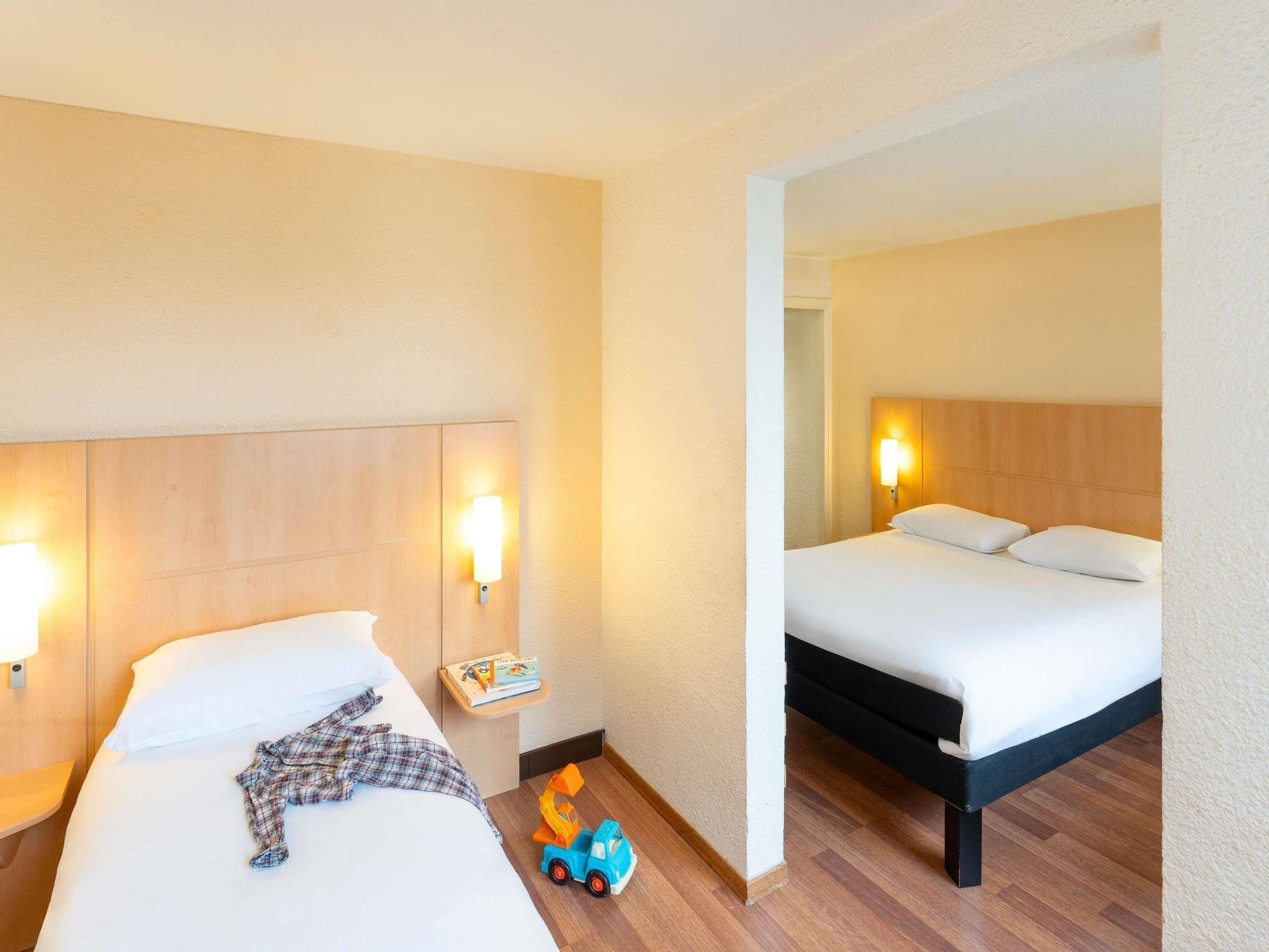 Standard, Multiple Beds