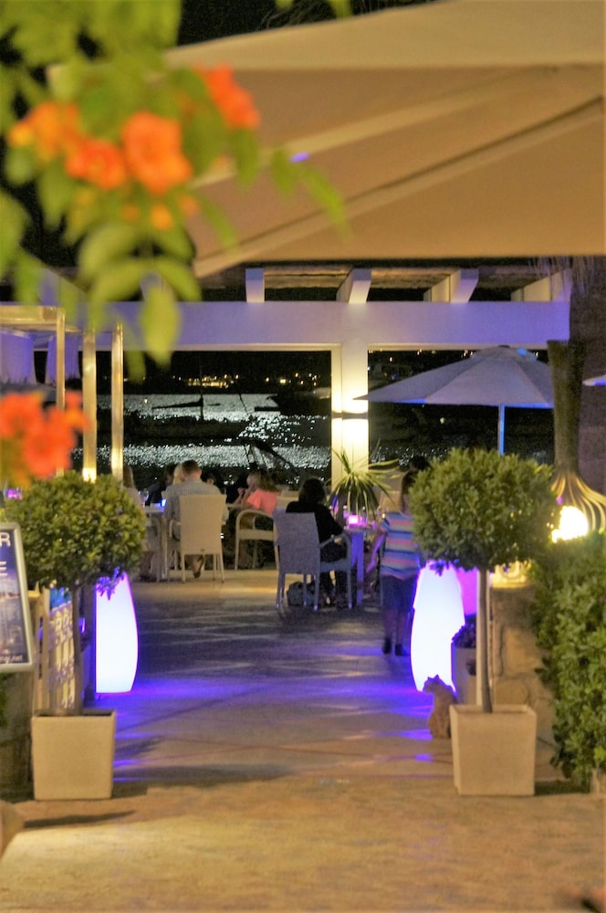 Miramar Hotel 29/34