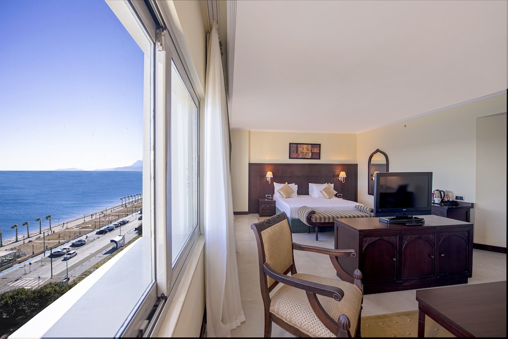 Crowne Plaza Antalya 59/83