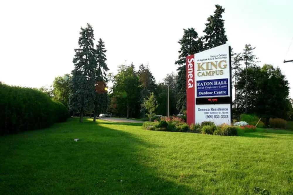 Residence & Conference Centre - King City 20/27