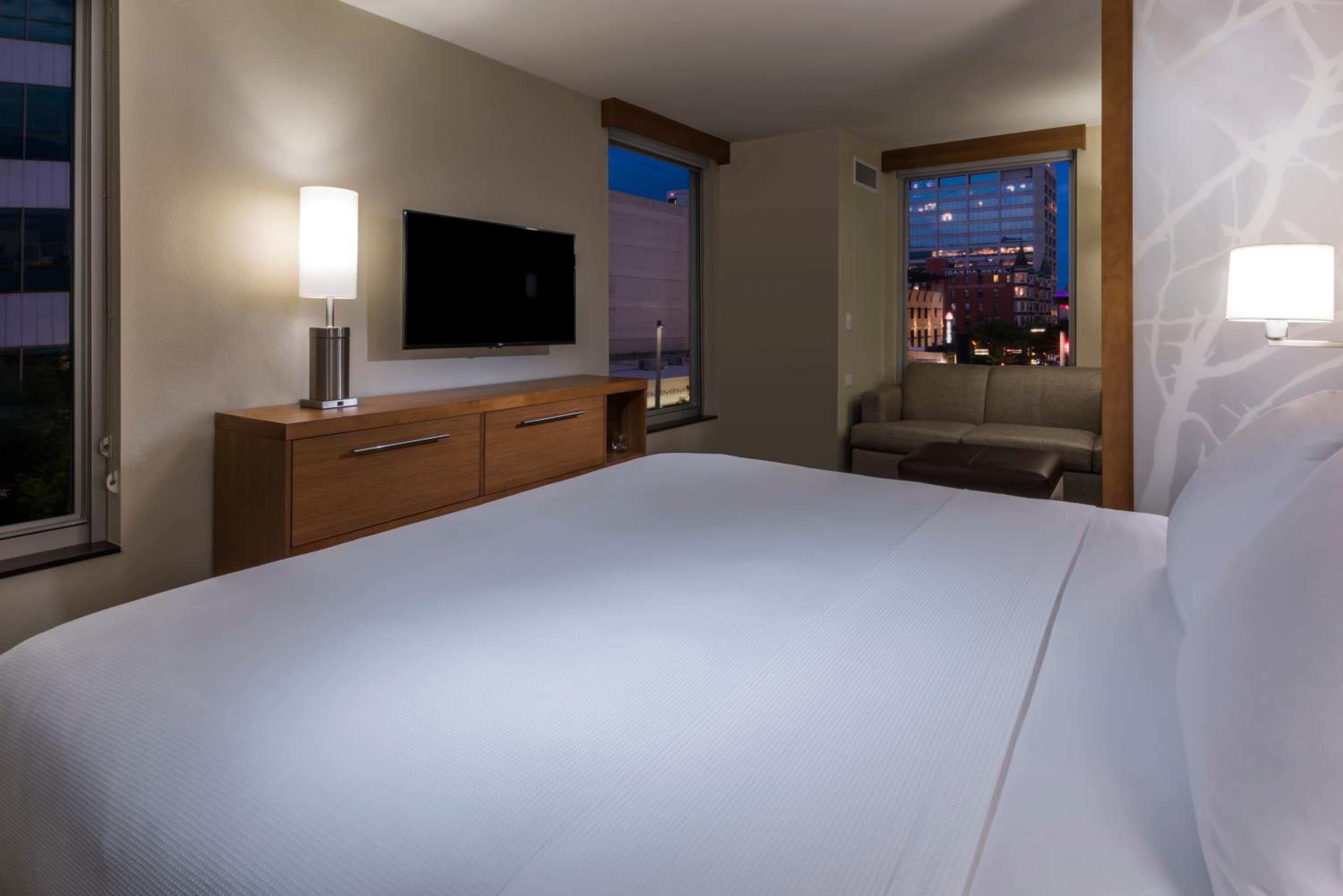 Specialty, Suite, King Bed, Sofa