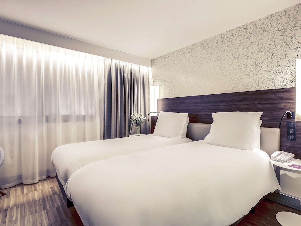 SUPERIOR, TWIN BEDS