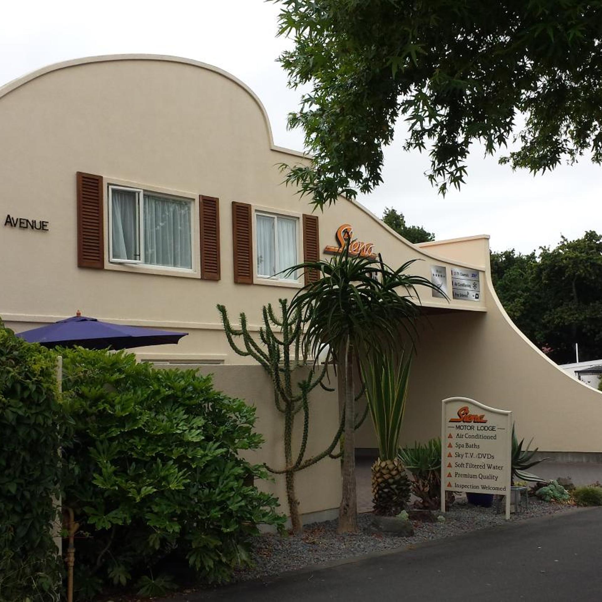 Siena Motor Lodge 4/20