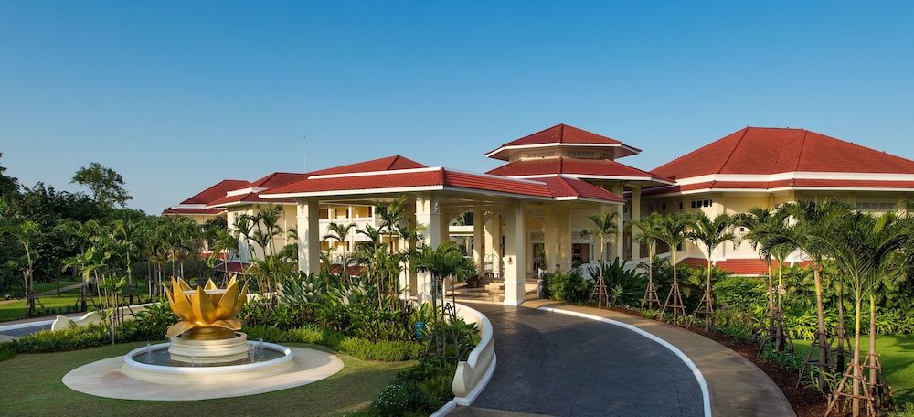 Dheva Mantra Resort 67/72