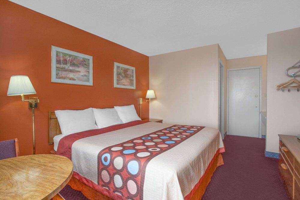 Super 8 By Wyndham Carlisle North 12/21