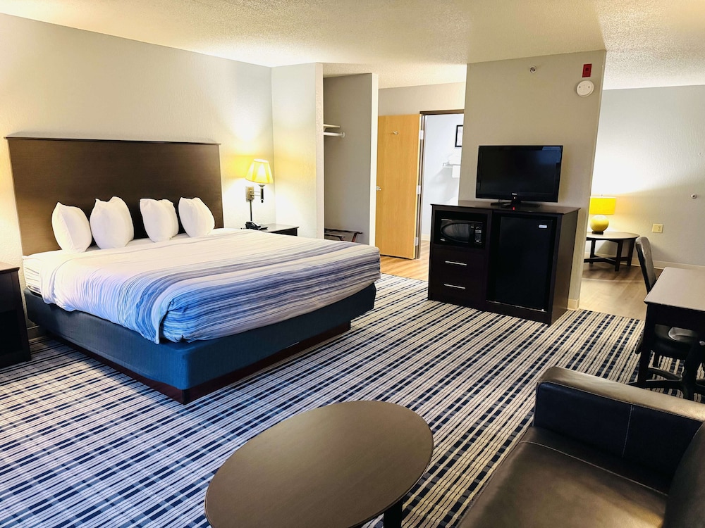 AmericInn by Wyndham Ames 18/49