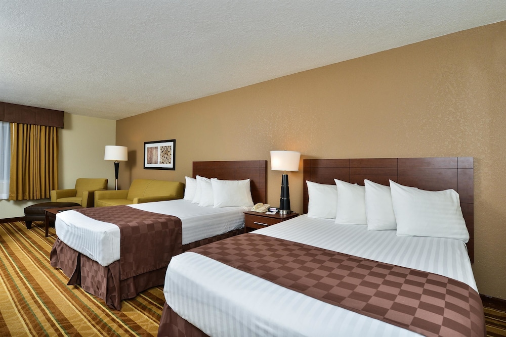 Rock Island Inn & Suites Marshalltown 18/55