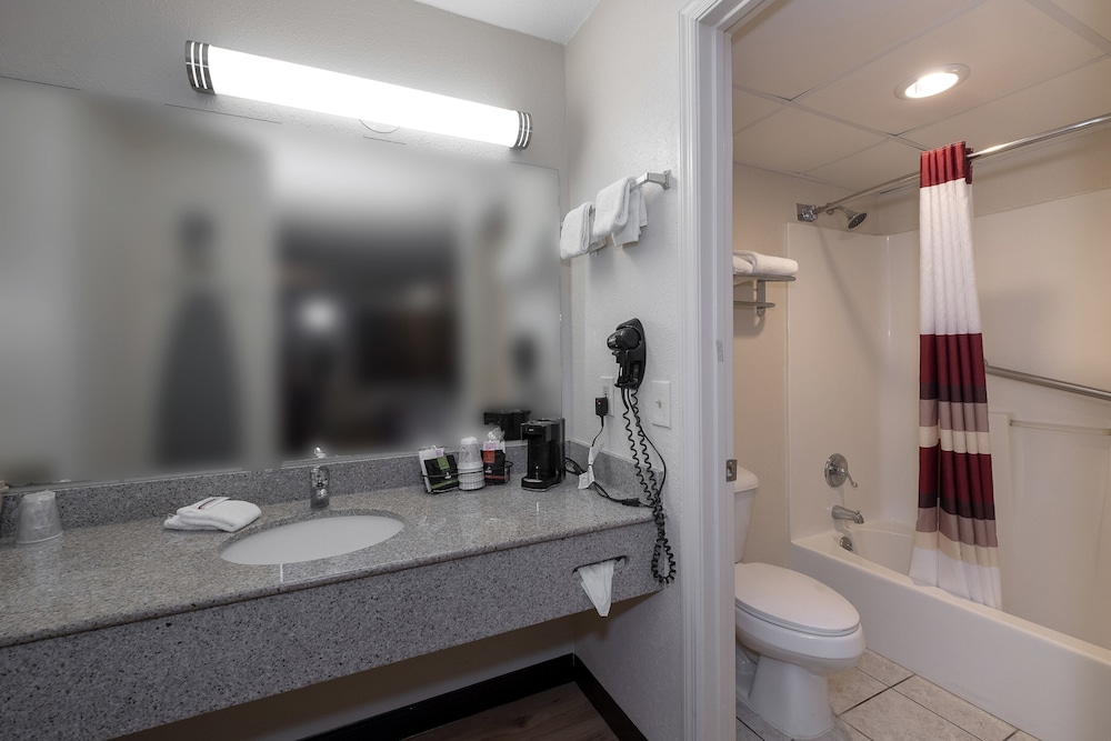 Red Roof Inn & Suites Dothan 11/40