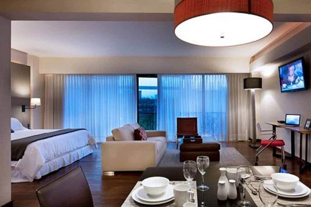 Las Suites 38/67