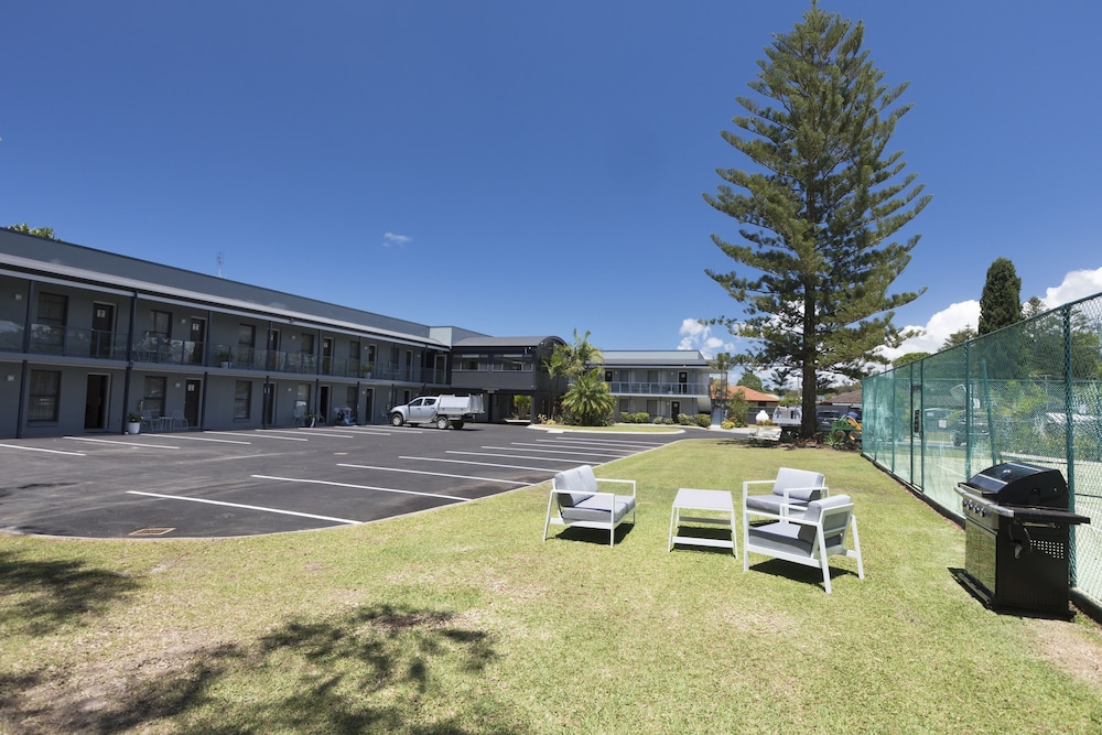 HOTEL FORSTER(FORMERLY LAKESWAY MOTOR INN) 49/65